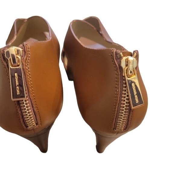 Michael Kors Elena Platform Size 9 NWOB - Picture 4 of 8